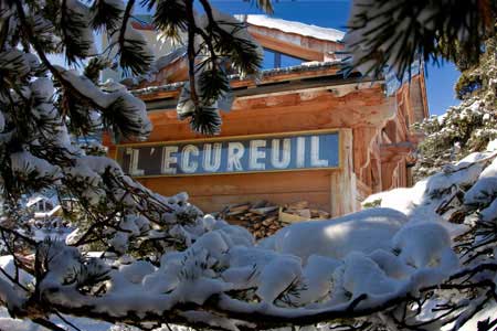 HtellEcureuil,le  chalet au pied des pistes des Alpes